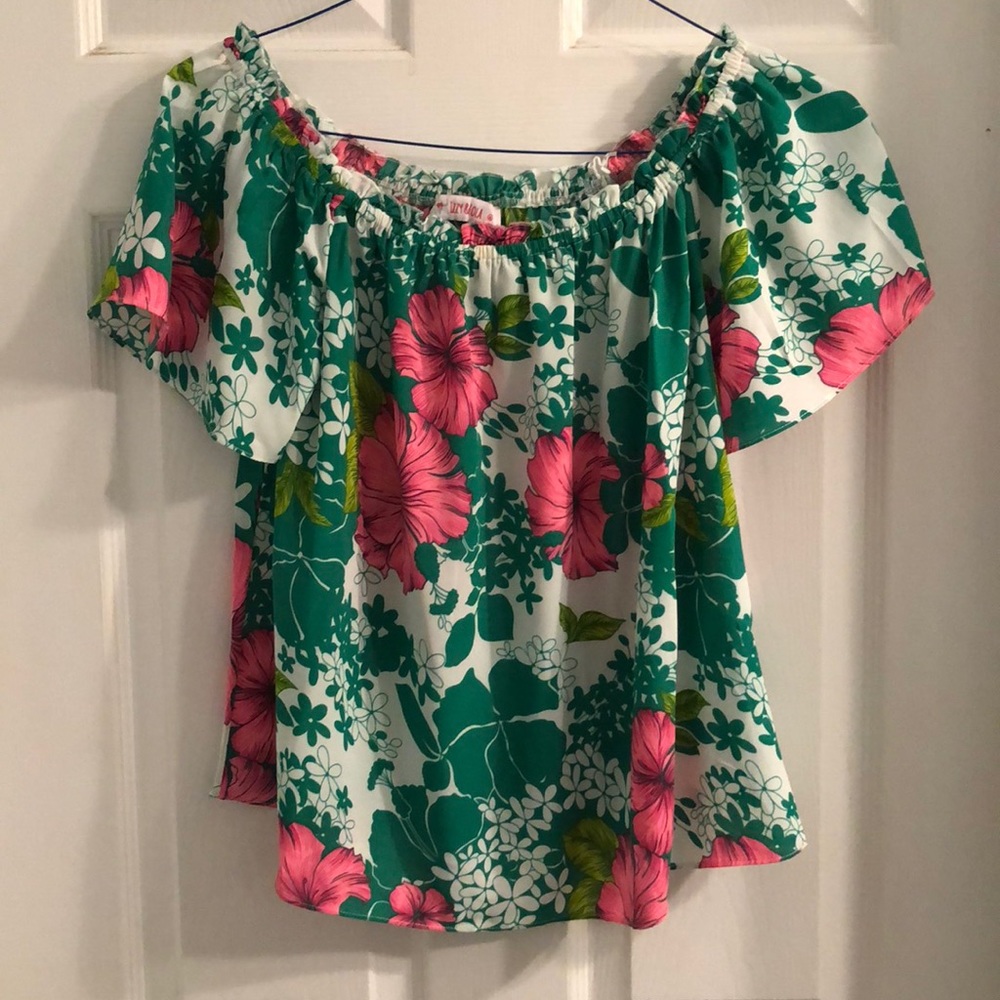 Izzy & Lola off the shoulder top
